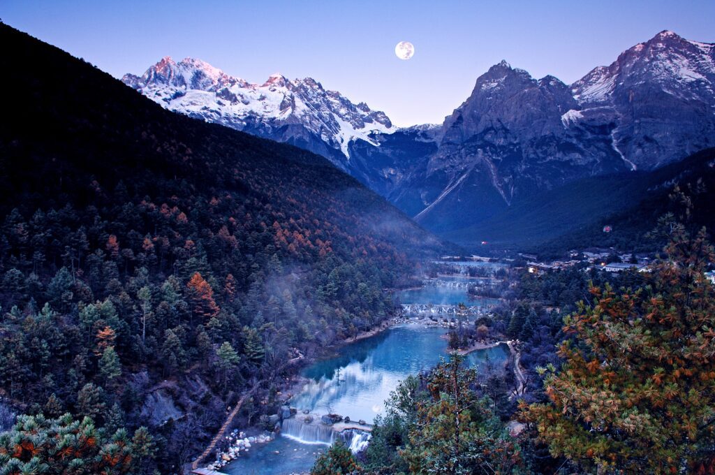 Jade Dragon Snow Mountain Blue Moon Valley
